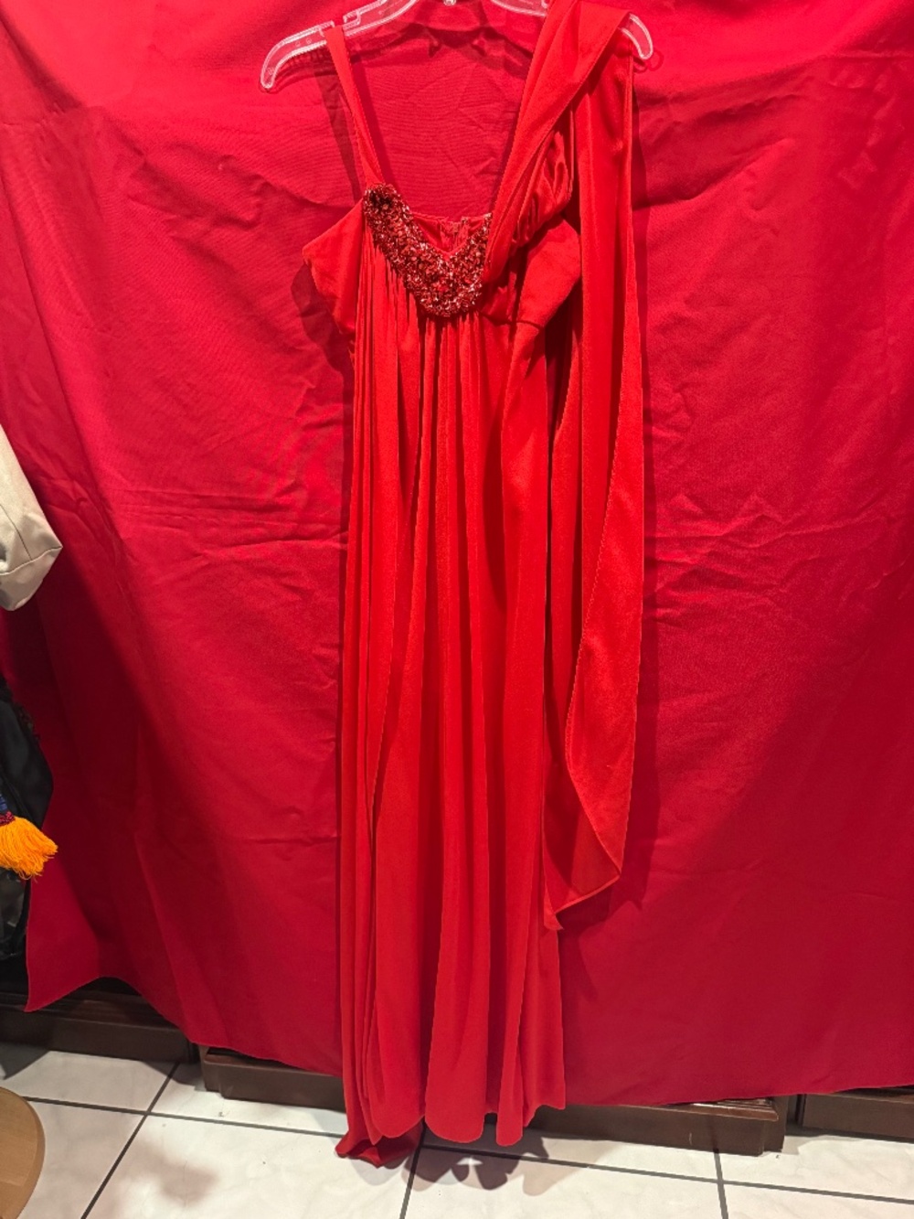 EVENING GOWN, SMALL, ATTACHED SASH